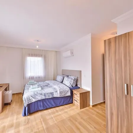Villa Almond 1 *